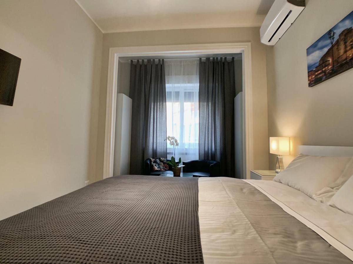 Отель Silia House Napoli Centro Экстерьер фото